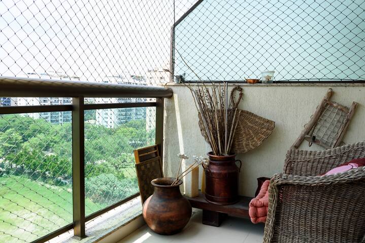 Walking Distance to Olympic Center gallery image 5