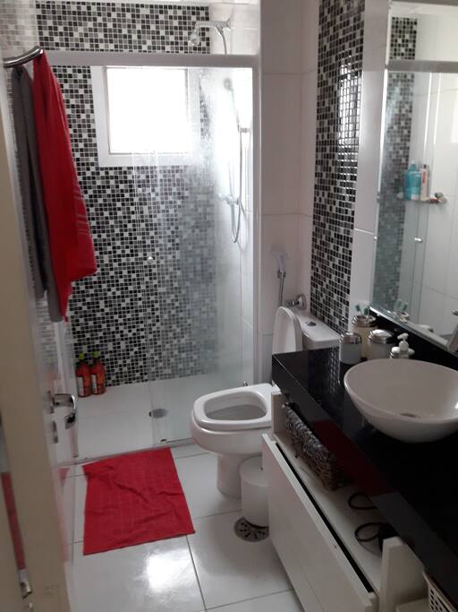BANHEIRO COMPARTILHADO