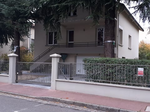 Deux chambres doubles dans maison - Lyon 7eme/8eme