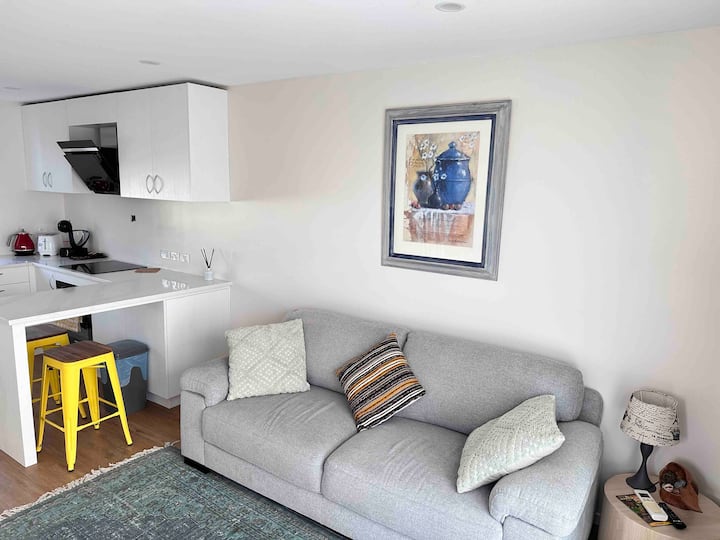 Vox Maris Apartment Kereru -Beachside Tranquility - 리치먼드