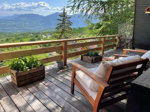 Beautiful apartment with south facing terrace