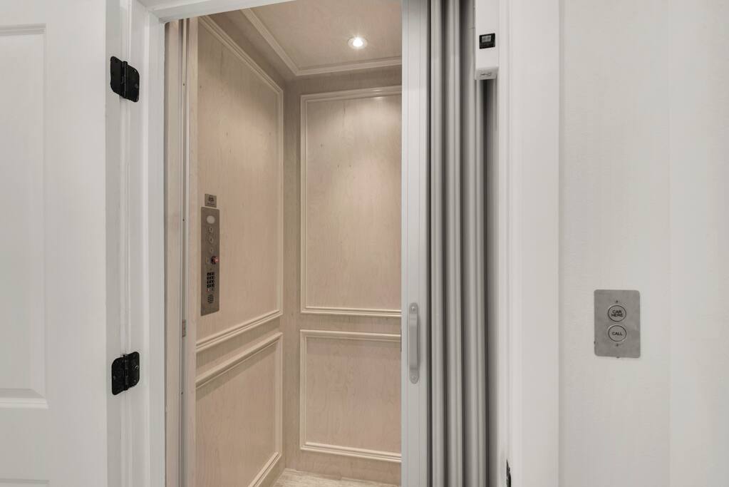Elevator, Main floor is Handicap friendly