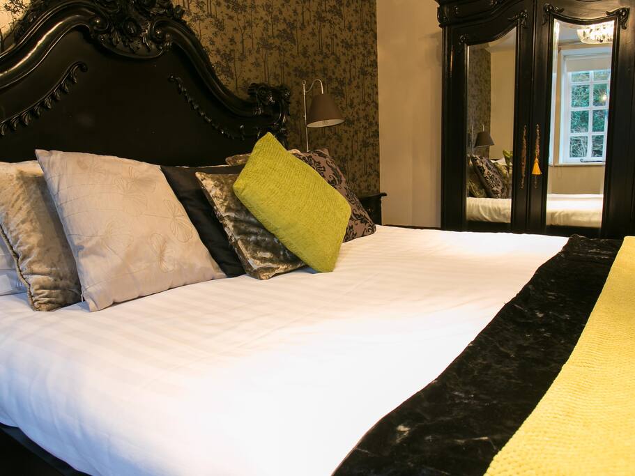 Guest room