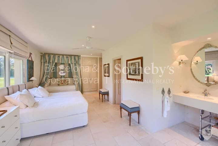 Can Roca exclusive villa in Pals gallery image 5