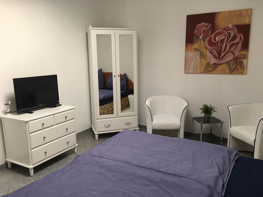 Schlafzimmer 1