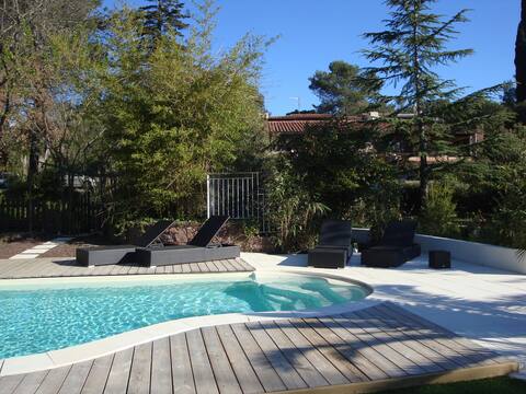 Patio Zen, Appart avec terrasse + piscine chauffée