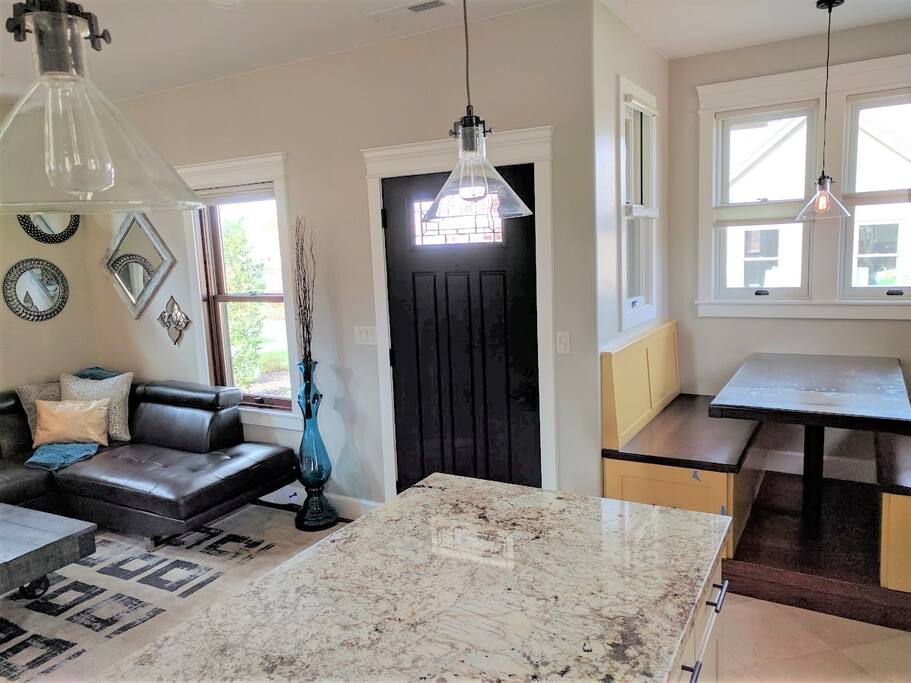 Breakfast Nook & Entry