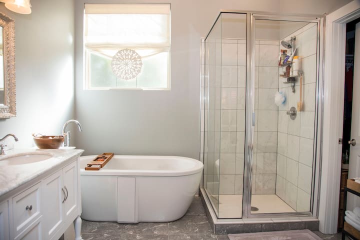 MOTHERS WEEKEND SPECIAL! Charming,safe,relaxing