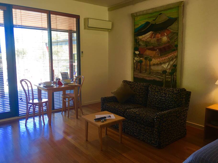 Awesome setting with stunning views.
The lovely Kookaburra Room.