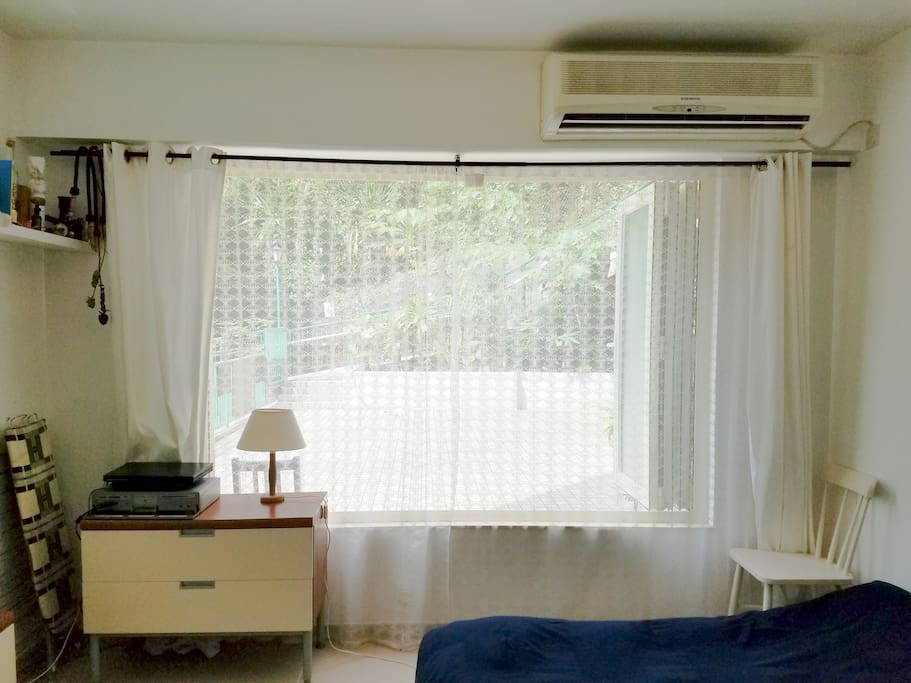 Sliding windows opening to terrace