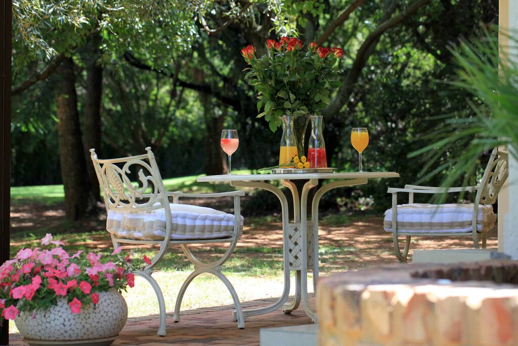 Garden living, nature all around.
Secure parking.
