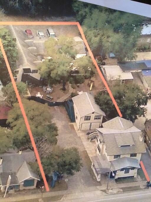 Photo of whole little estate, house in back