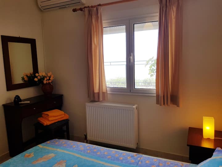 Спалня с 2 единични легла