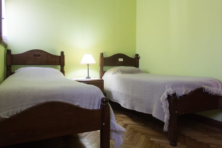 Soba s 2 jednostruka kreveta