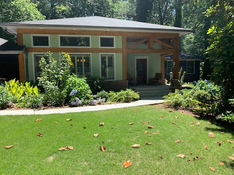 Private Entry Terrace level near Emory University