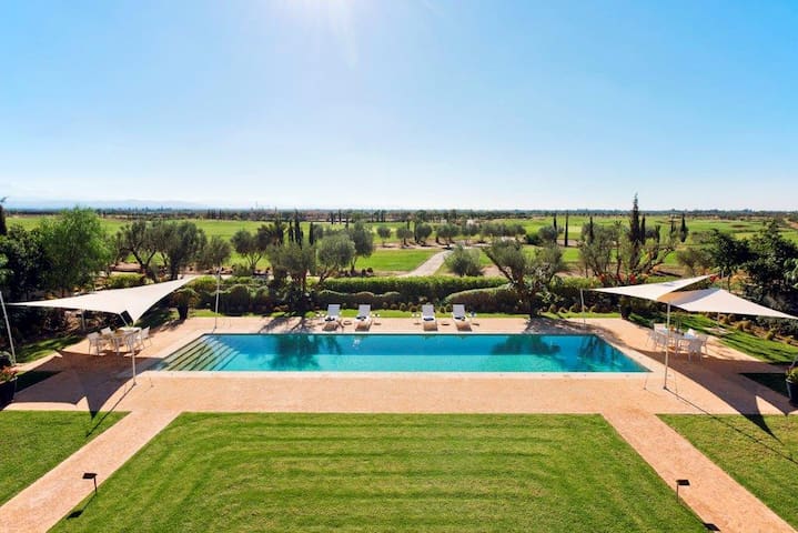 Platinum 2 by DM Suites managed Airbnb listing 2