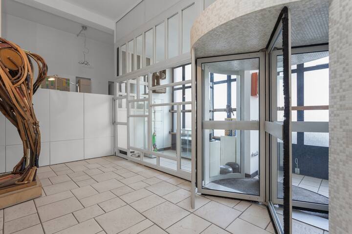 Central 350m2/ 6p river side design apartment gallery image 4