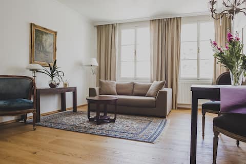 Top performing Airbnb: (3) Old town apartment, great views in Altstadt