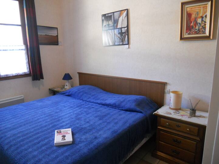 חדר שינה 1 מיטה 180 ס"מ