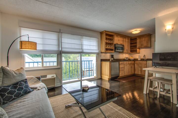 Beautiful Condo with Parking in Heart of Rehoboth!