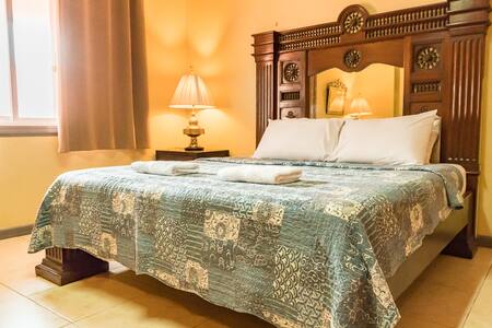 Abaseria deli and cafe bnb (Room B)