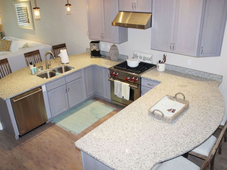 Kitchen - high end appliances