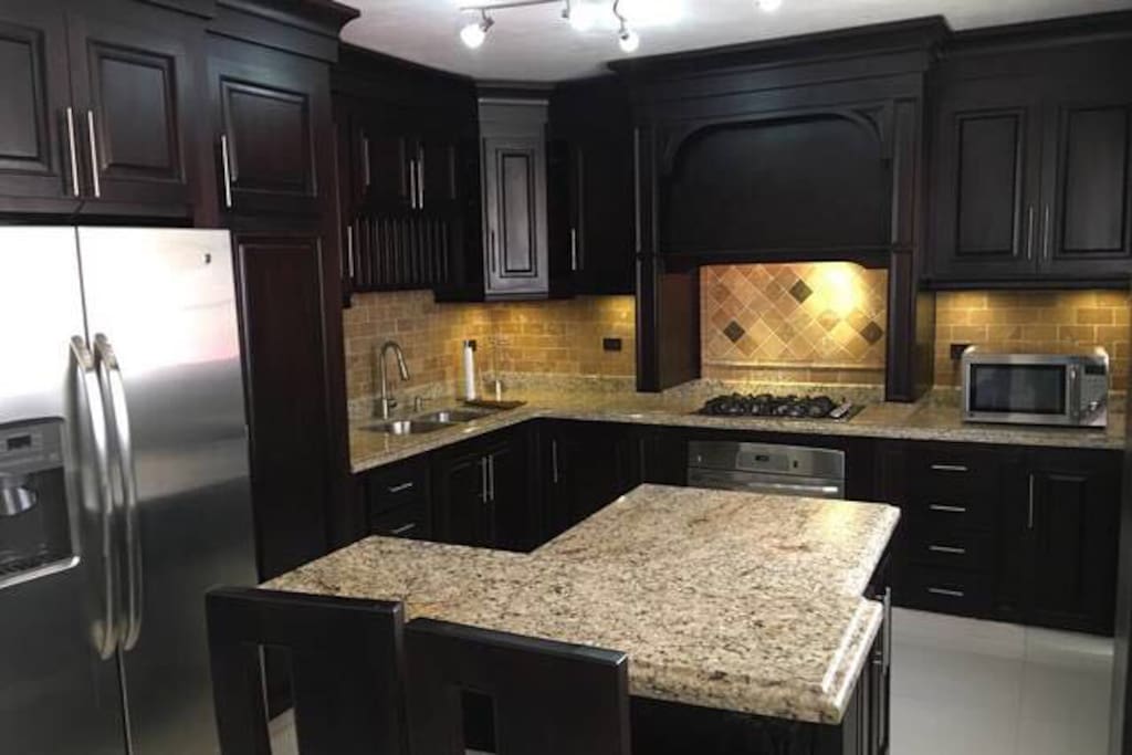 Gourmet Kitchen, Granite Counter Top, Stainless Steal Appliances