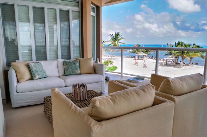 Oceanfront Deluxe condo at Grand Caribe Resort gallery image 3