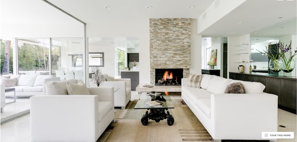 Contemporary Masterpiece Walls of Glass