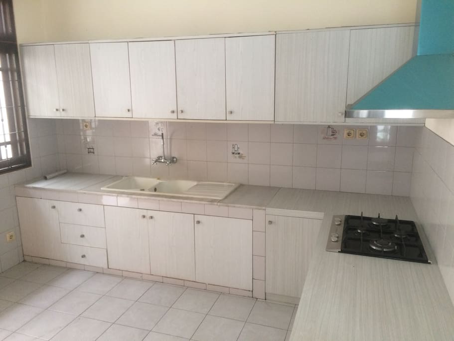 Spacious kitchen area