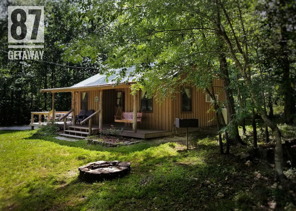 The Hwy 87 Getaway Cabin 2 Cabins for Rent in Mountain View