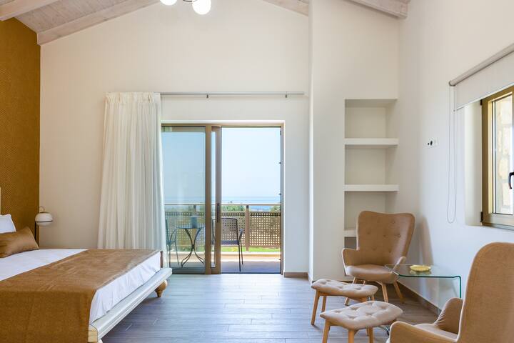 The bedroom has balcony access, walk-in closet and en-suite bathroom.