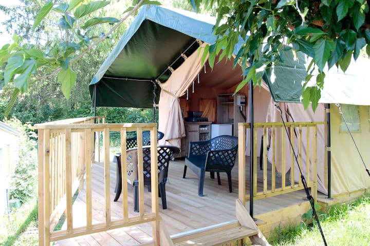 Mooie 4 persoons Safaritent met prachtig uitzicht