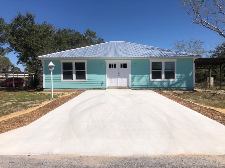 Cozy home minutes from beach! Houses for Rent in Panama City Beach