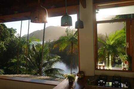 ROMANTIC BEACHFRONT GETAWAY - Loft 01