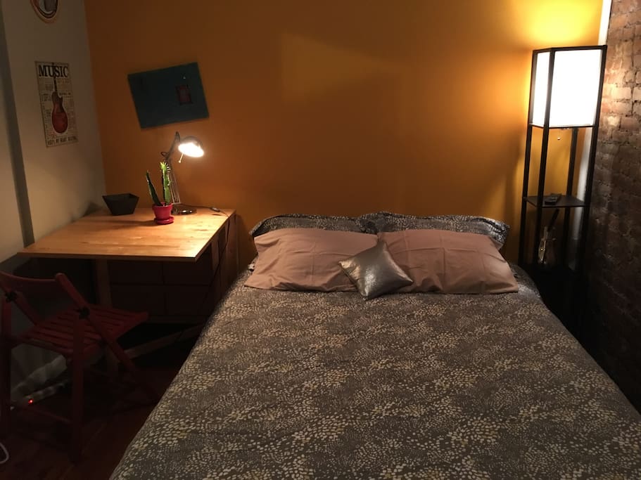 Queen size bed and desk