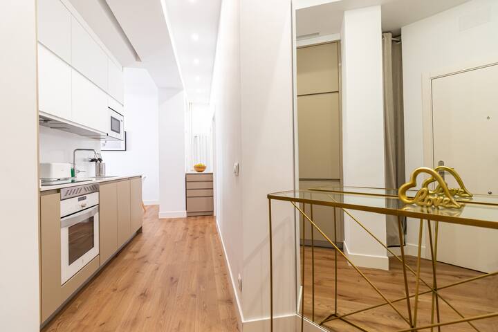 ATOCHA DELUXE – amplio y luminoso, 3 hab, 2 baños gallery image 5