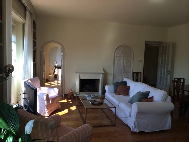 Super views & Terrace Central Ponte Vecchio 3 bdr gallery image 5