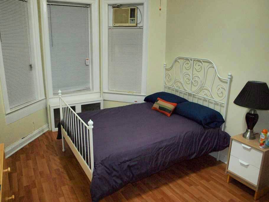 Second Master Room - Full size bed, Night stand lamp, Dresser/Mirror, Closet, A/C, Cable/TV & Wireless Internet, Room Door W/Lock