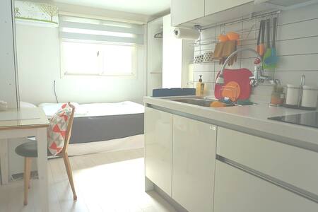 KHouse#GTOP: GangNam/ Solo Traveler/ Bright/ Clean