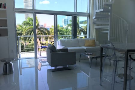 Cozy two-story loft in South Pointe, Miami Beach