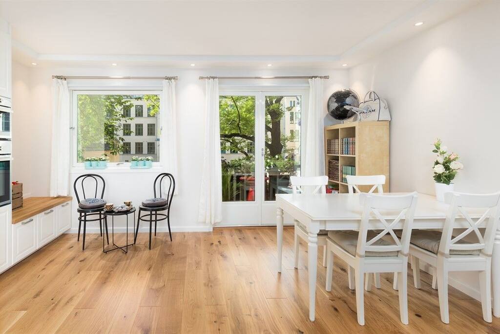 dining table can be folded out to make room for 6 persons
