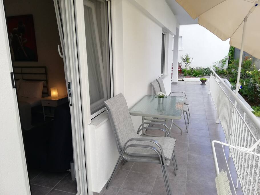 balcony
