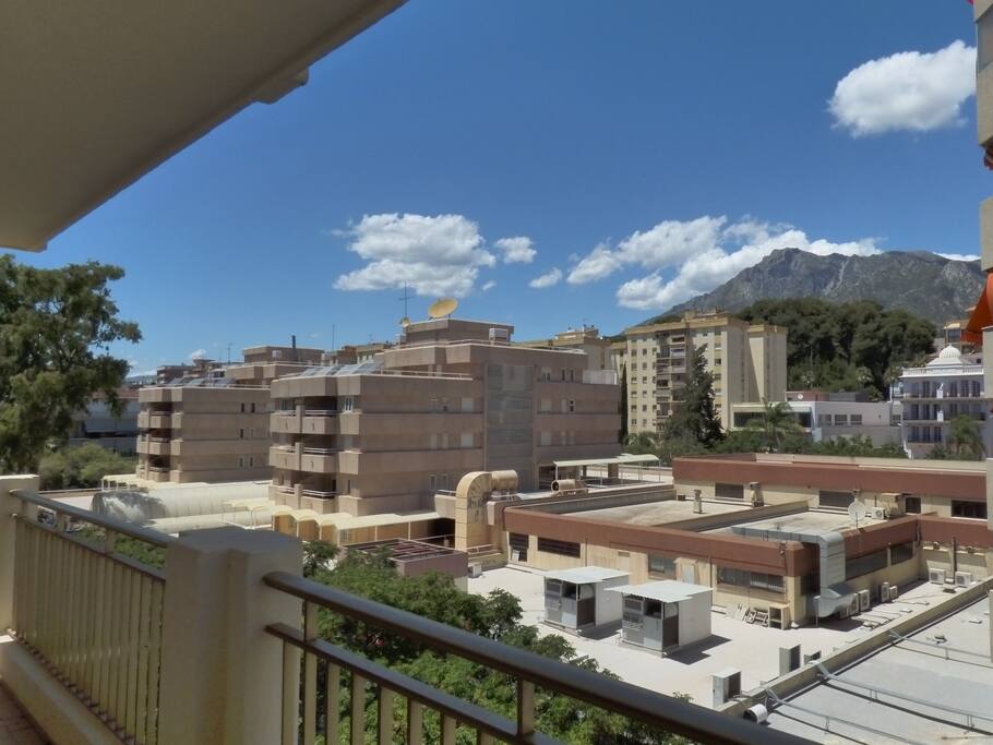 Vista a las montañas