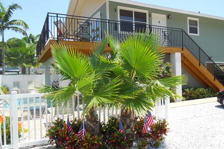 Castnetter Beach Resort 10 - Pool Side Studio