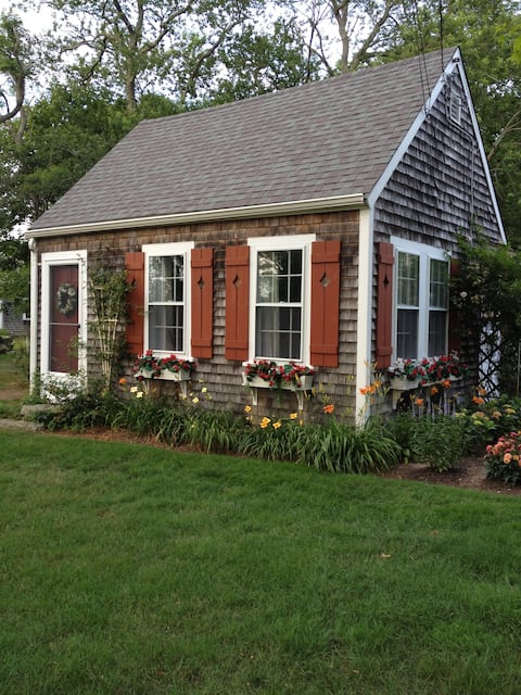 Adorable Cape Cod Cottage