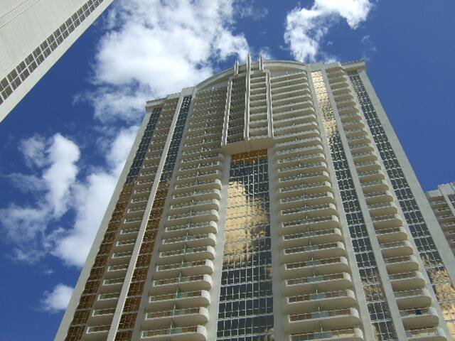 MGM Signature 2 BR Sleeps 8 – No Cleaning Fee gallery image 2