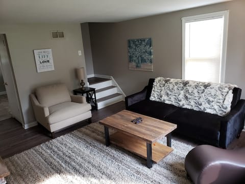 Cozy 2bedrm townhse 323, w/ a ping pong tble!