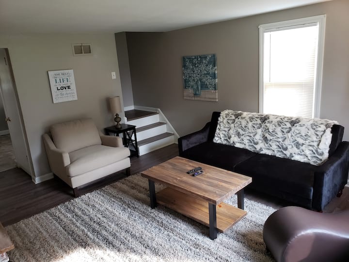 Cozy 2bedrm townhse 323, w/ a ping pong tble!