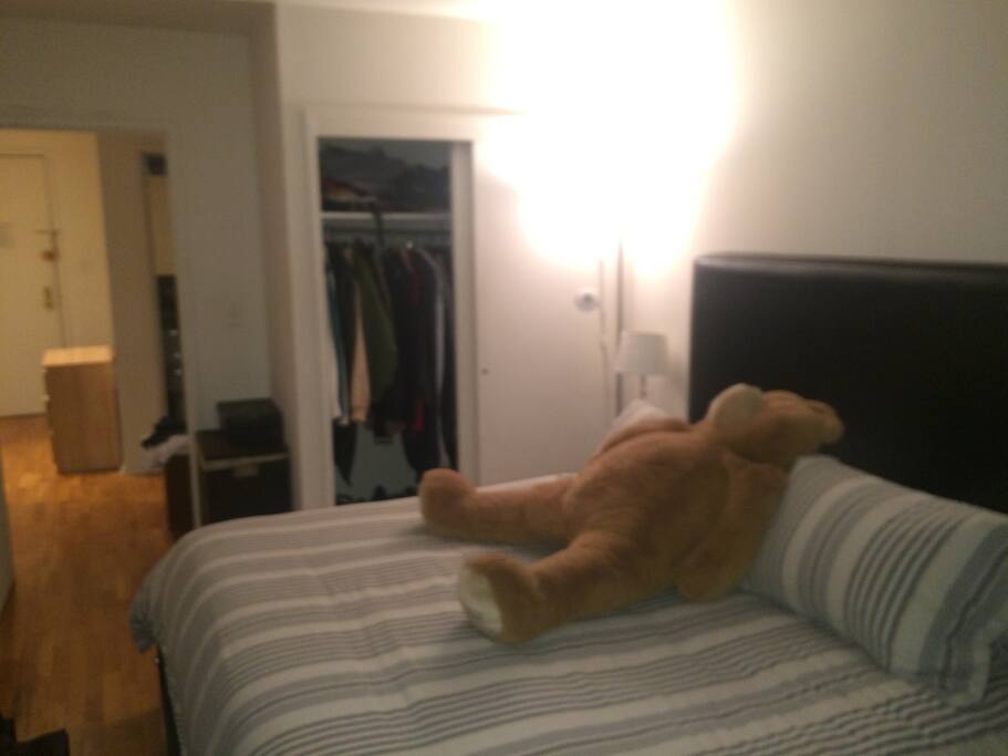 different angle of the room, King size bed..